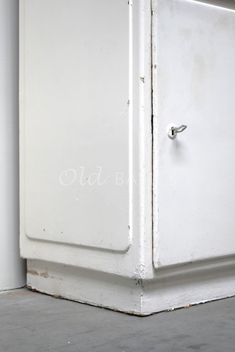 Detail van Dokterskast, wit, materiaal hout